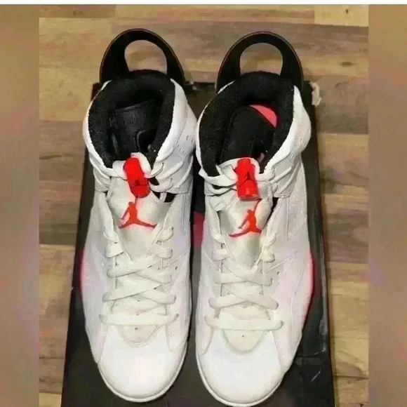 Air Jordan 6 Retro size 8  white infrared black with box preowned 100% authentic - Picture 2 of 6